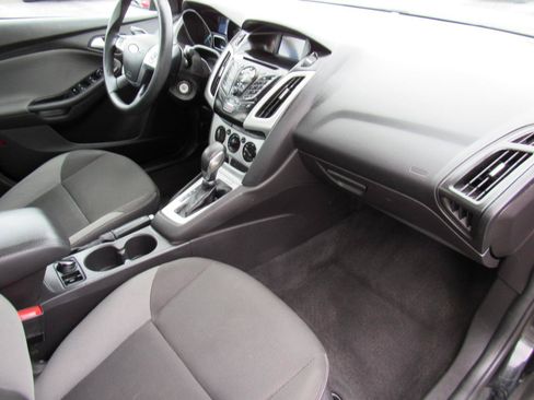 Used 2014 Ford Focus SE FWD image 27