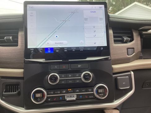 Used 2024 Ford Expedition Max Limited image 14