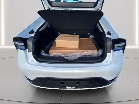 New 2026 Toyota Prius Plug-In Hybrid image 24