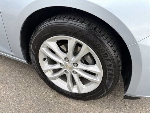 Used 2017 Chevrolet Malibu LT image 10