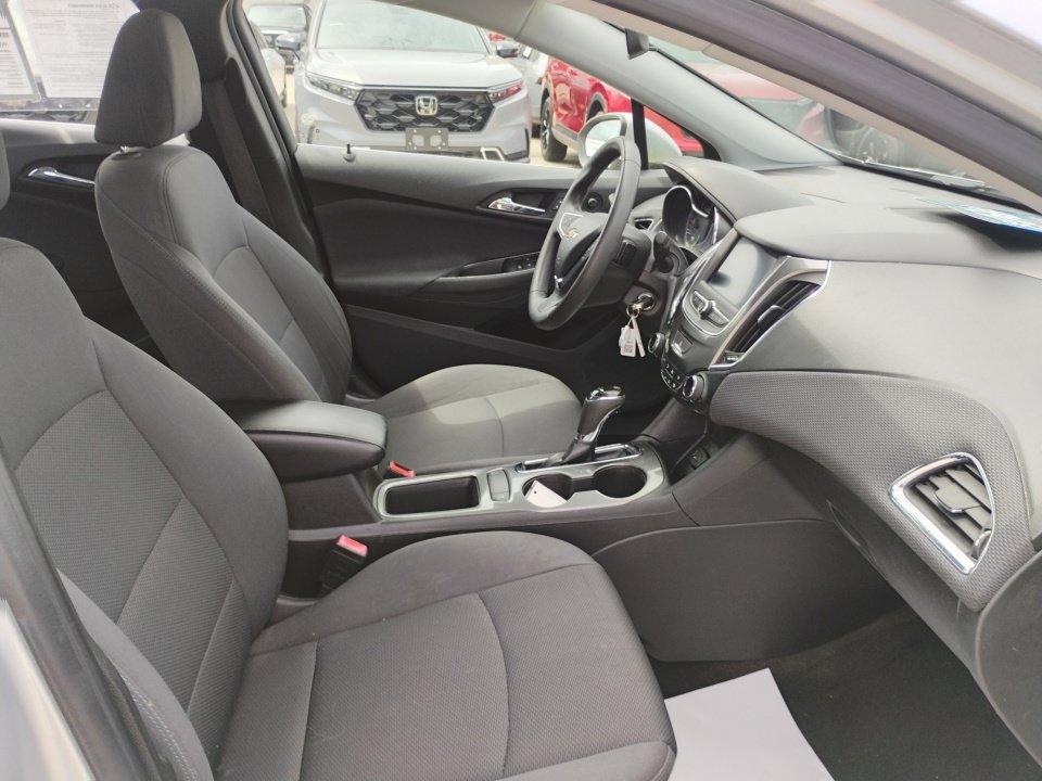 Used 2019 Chevrolet Cruze LT w/ LT Fleet Convenience Package FWD image 28
