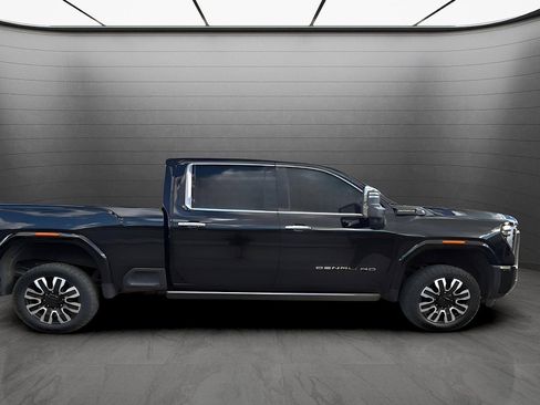 Used 2024 GMC Sierra 3500 Denali Ultimate AWD/4WD image 6