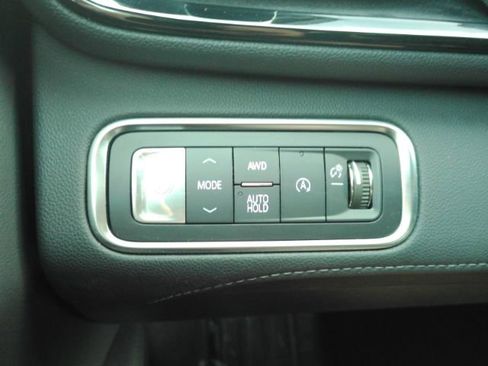 Used 2025 Buick Enclave Preferred image 37