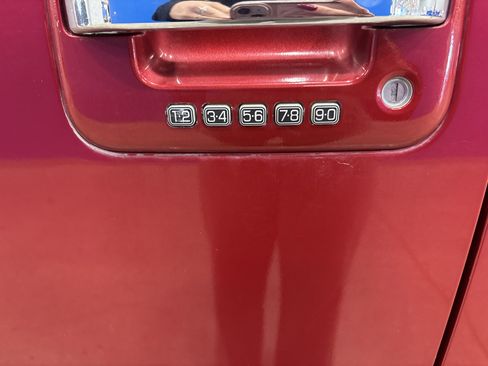 Used 2012 Ford F150 Lariat w/ Lariat Chrome Pkg image 10