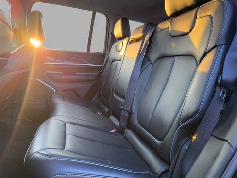 Used 2023 Jeep Grand Cherokee 4WD 4xe image 19