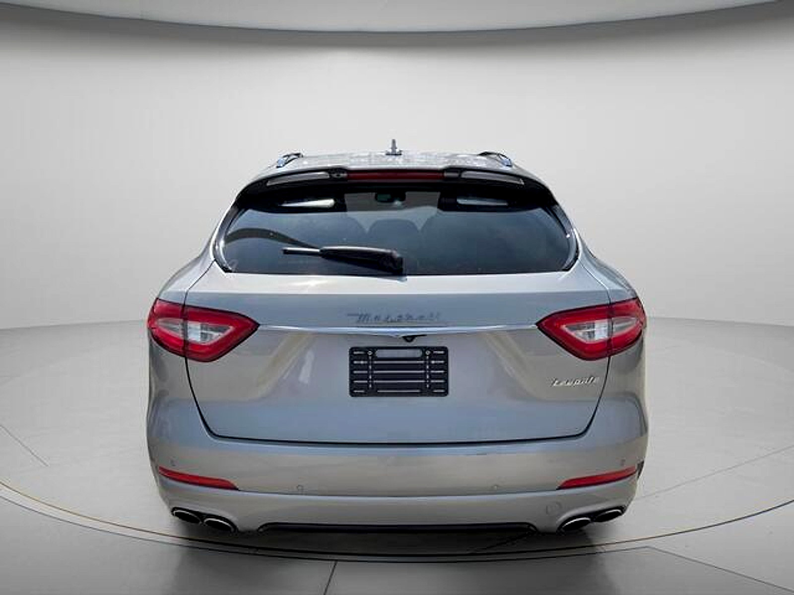 Used 2017 Maserati Levante S AWD/4WD image 5