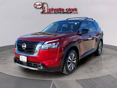 Used 2022 Nissan Pathfinder SL