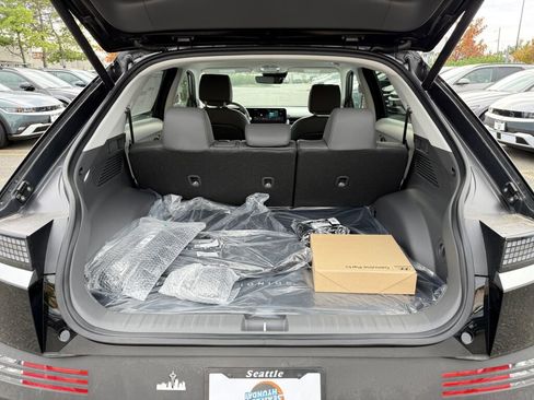 New 2025 Hyundai Ioniq 5 SEL image 13