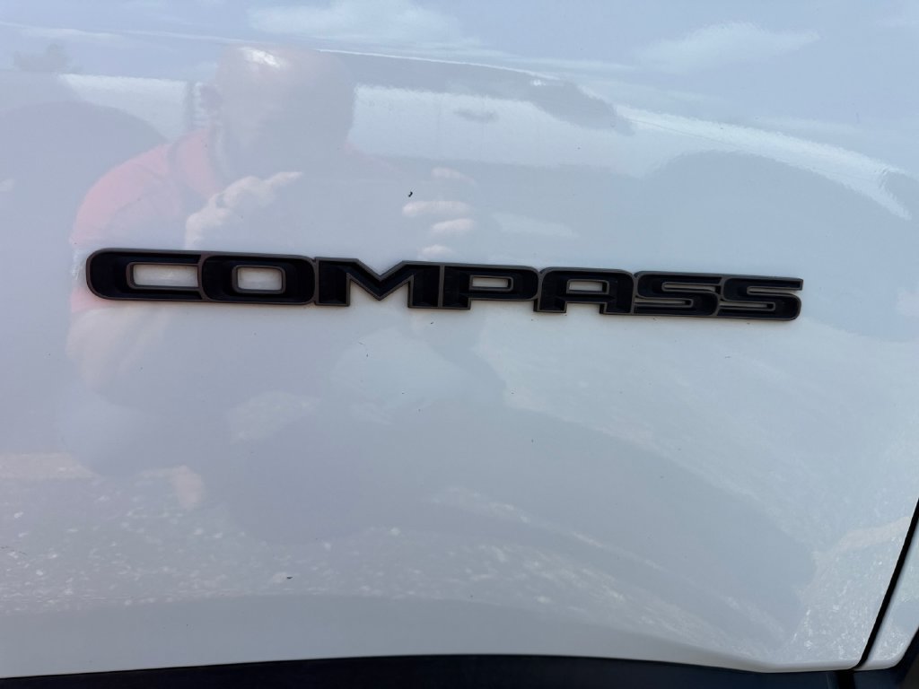 Used 2025 Jeep Compass Trailhawk AWD/4WD image 44