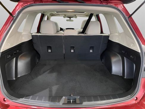 Used 2019 Subaru Forester Premium w/ All-Weather Package image 12