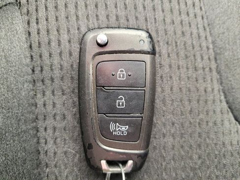 Used 2023 Hyundai Santa Fe SE AWD/4WD image 32