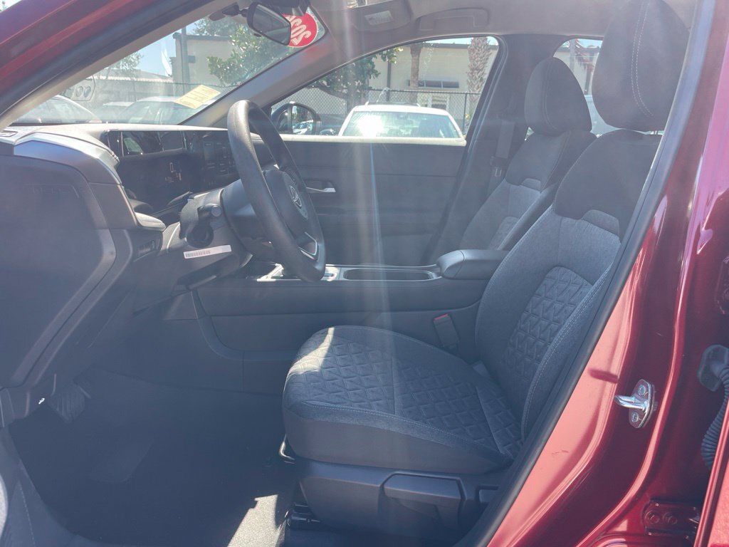 Certified 2026 Nissan Kicks SV FWD image 5