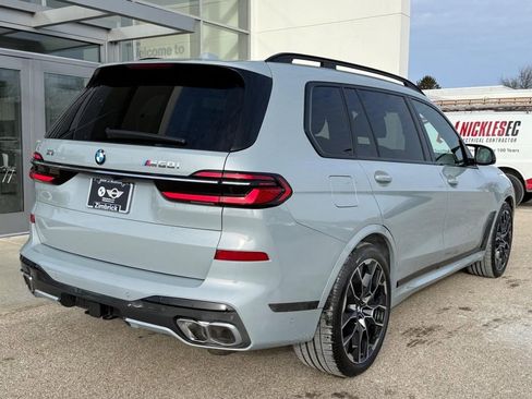 Used 2025 BMW X7 M60i image 3