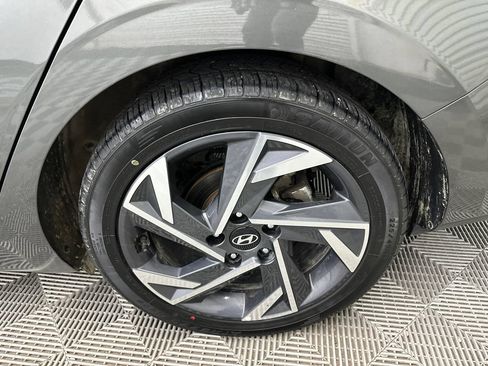 Used 2024 Hyundai Elantra Limited FWD image 19