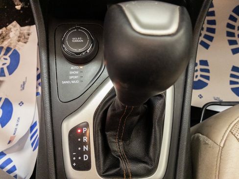 Used 2016 Jeep Cherokee Limited w/ Luxury Group image 16