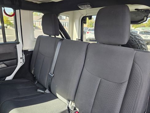 Used 2018 Jeep Wrangler Unlimited Sport S image 17