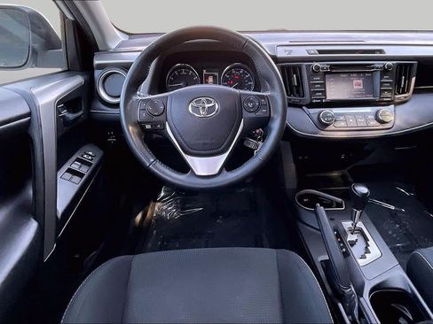Used 2016 Toyota RAV4 XLE AWD/4WD image 5