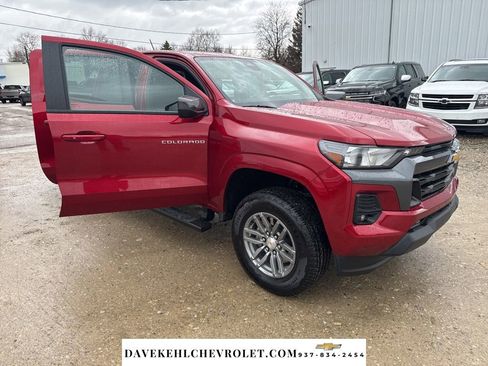 Used 2024 Chevrolet Colorado LT w/ LT Convenience Package II image 33