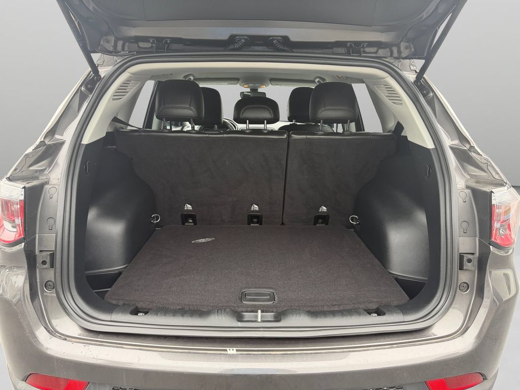 Used 2018 Jeep Compass Latitude w/ Popular Equipment Group AWD/4WD image 22