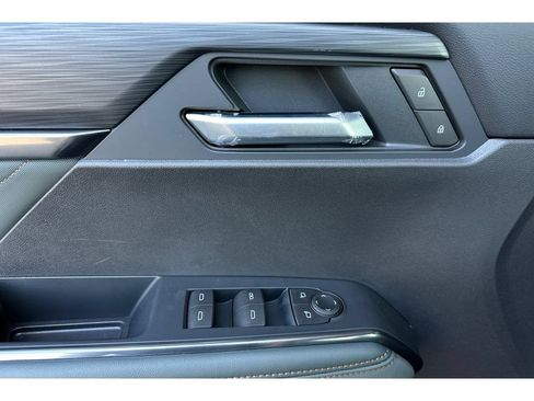 New 2026 GMC Acadia AT4 w/ LPO, Floor Liner Package AWD/4WD image 8
