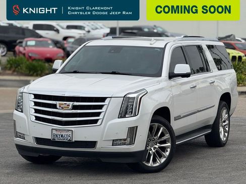 Used 2020 Cadillac Escalade ESV Luxury image 1