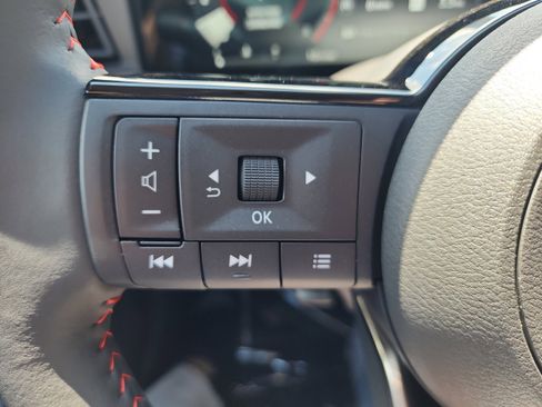 New 2025 Nissan Kicks SR image 18