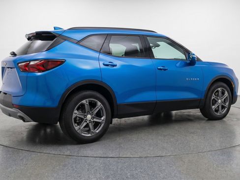 Used 2025 Chevrolet Blazer LT FWD image 9