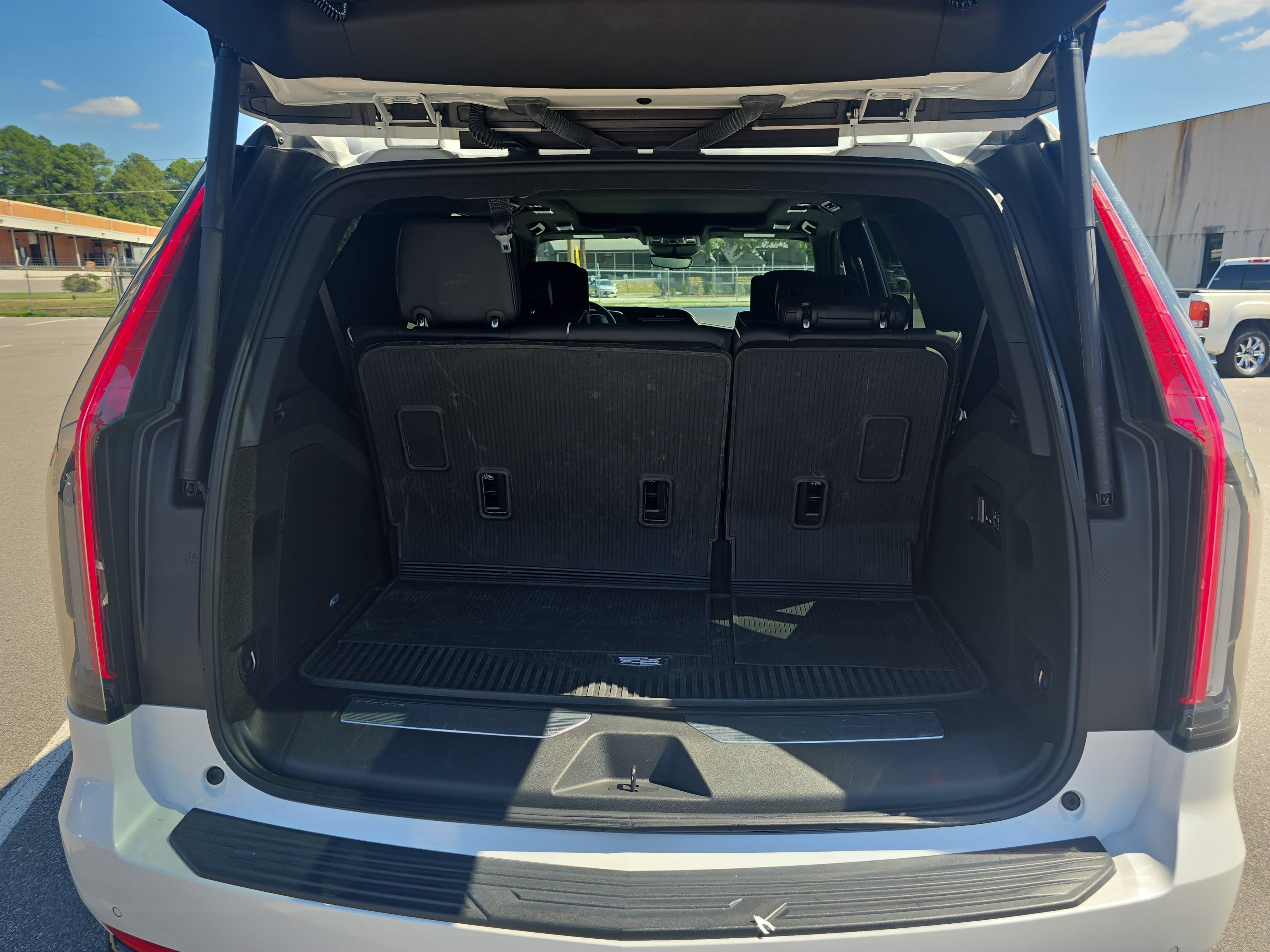 Certified 2024 Cadillac Escalade V w/ LPO, ONYX Package AWD/4WD image 13