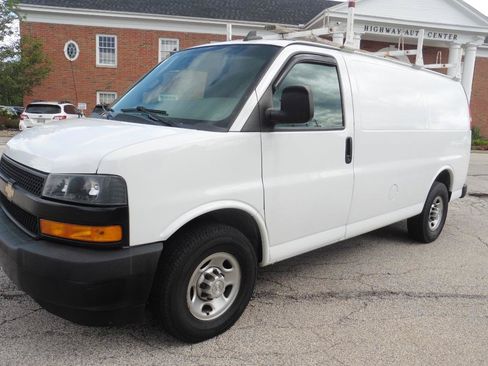 Used 2019 Chevrolet Express 2500 w/ Driver Convenience Package RWD image 23
