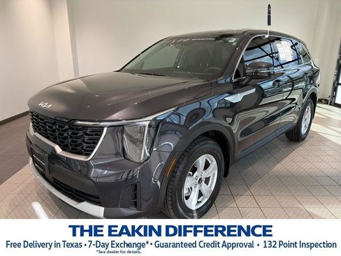 Used 2026 Kia Sorento LX image 1