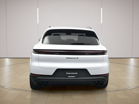 Certified 2025 Porsche Cayenne S AWD/4WD image 23
