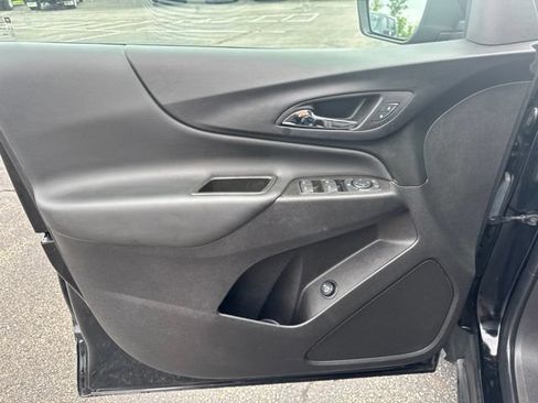 Used 2024 Chevrolet Equinox LT FWD image 11