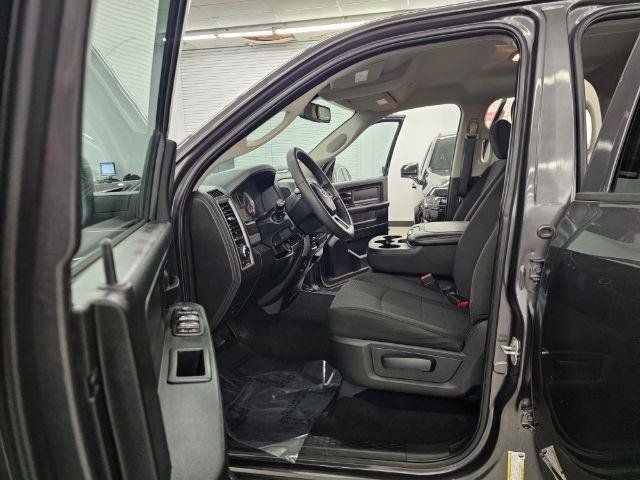 Used 2018 RAM 1500 Express AWD/4WD image 30