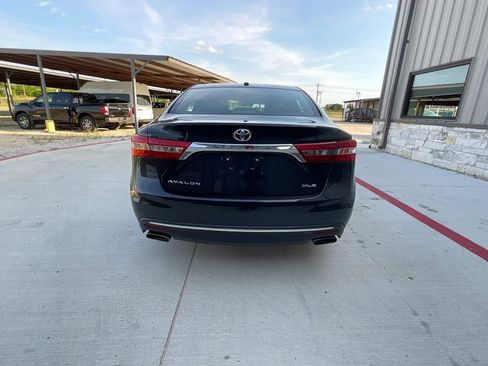 Used 2017 Toyota Avalon XLE Premium w/ All Weather Liner Package FWD image 12