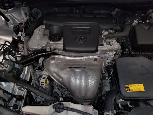 Used 2015 Toyota Camry SE FWD image 30