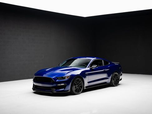 Used 2016 Ford Mustang Shelby GT350 w/ Track Package RWD image 4
