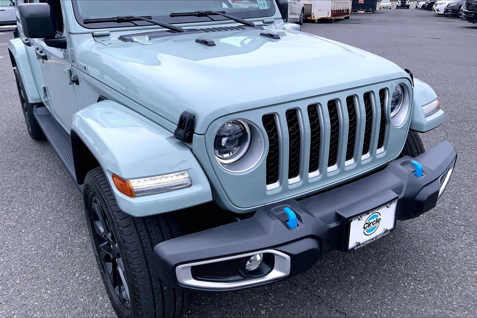 Used 2023 Jeep Wrangler Unlimited Sahara w/ Cold Weather Group AWD/4WD image 29