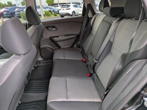 Used 2023 Nissan Rogue SV FWD image 13
