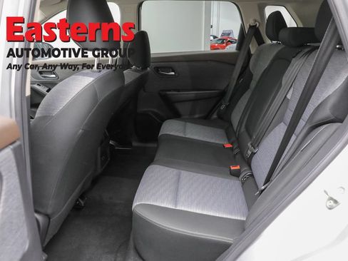 Used 2023 Nissan Rogue SV AWD/4WD image 21