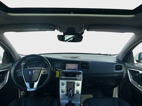 Used 2018 Volvo S60 T5 Dynamic image 25