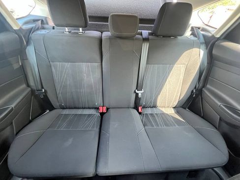 Used 2017 Ford Focus SE FWD image 28