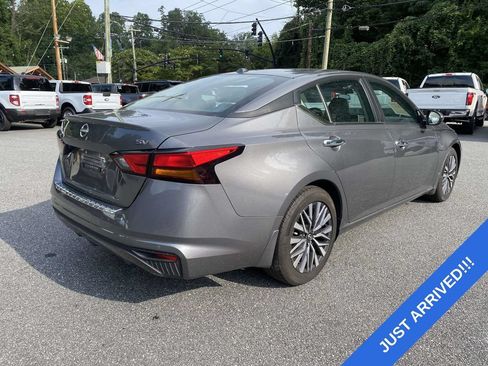 Used 2023 Nissan Altima 2.5 SV FWD image 7
