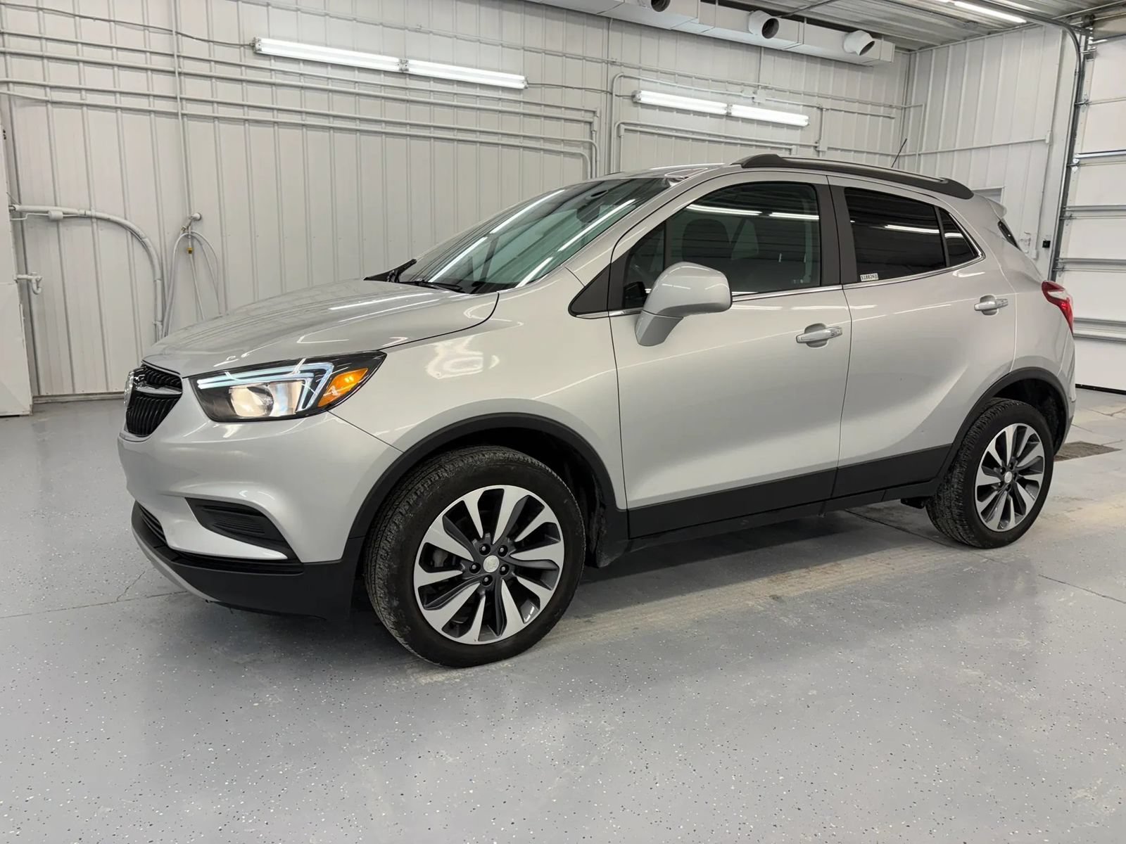 Used 2022 Buick Encore Preferred AWD/4WD image 9