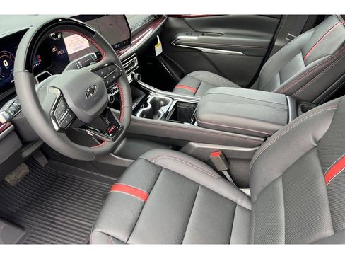 Used 2026 Chevrolet Traverse RS w/ LPO, Floor Liner Package AWD/4WD image 7