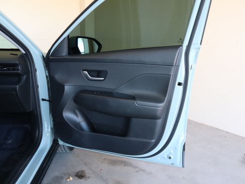 Used 2024 Hyundai Kona Limited AWD/4WD image 42