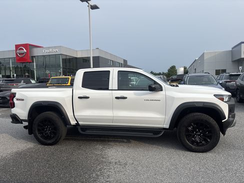 Used 2024 Chevrolet Colorado Trail Boss w/ Technology Package AWD/4WD image 22