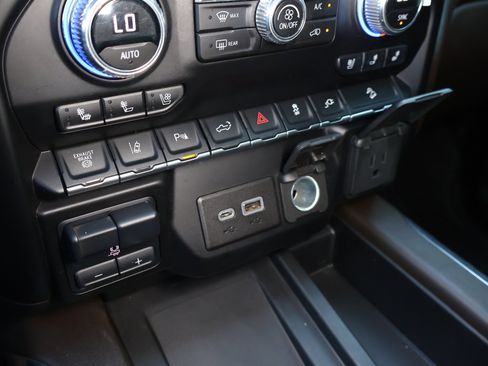 Used 2023 GMC Sierra 2500 Denali image 21