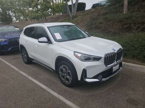 Used 2023 BMW X1 xDrive28i AWD/4WD image 1
