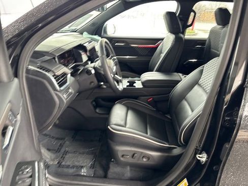 Used 2024 GMC Acadia Denali image 10