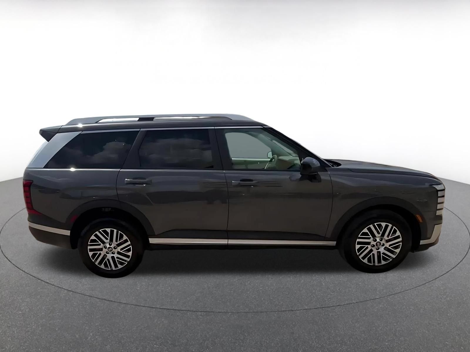 Used 2026 Hyundai Palisade SEL FWD image 15